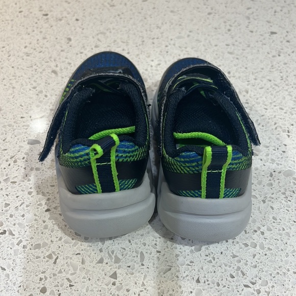 Size 5 toddler runner - Picture 2 of 2